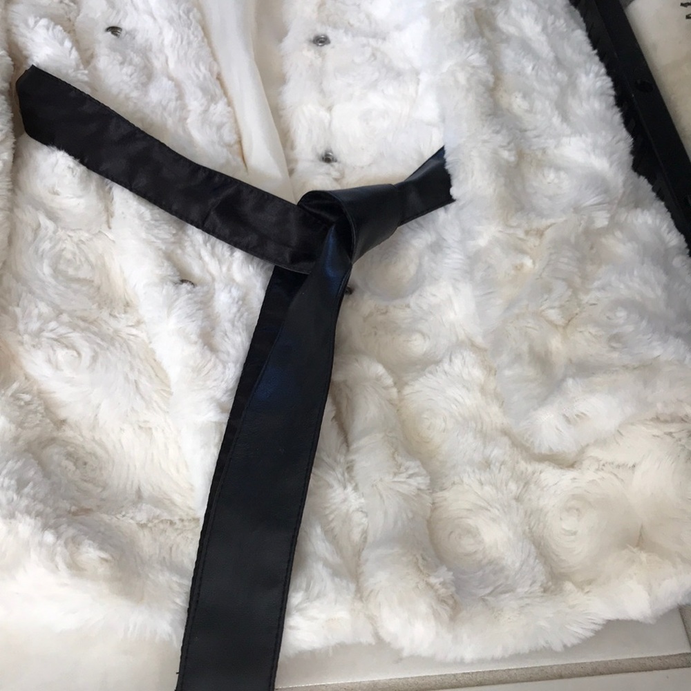 Coat - Picture 14 of 15